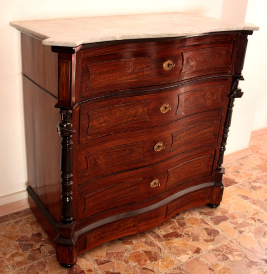 Elegant Neapolitan rosewood chest of drawers with four drawers and decorative brass handles from the 19th century