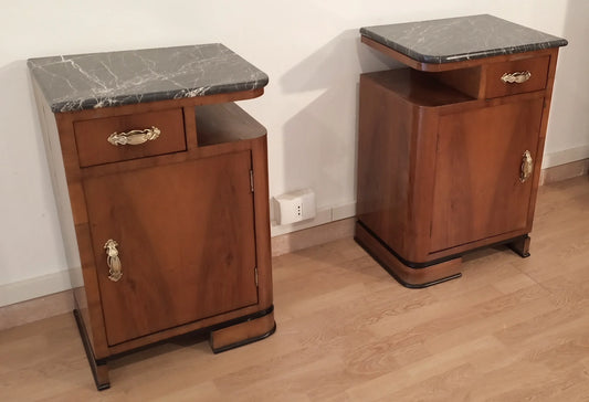 Pair of Italian Art Deco walnut bedside tables with marble tops, ideal for elegant furnishings.