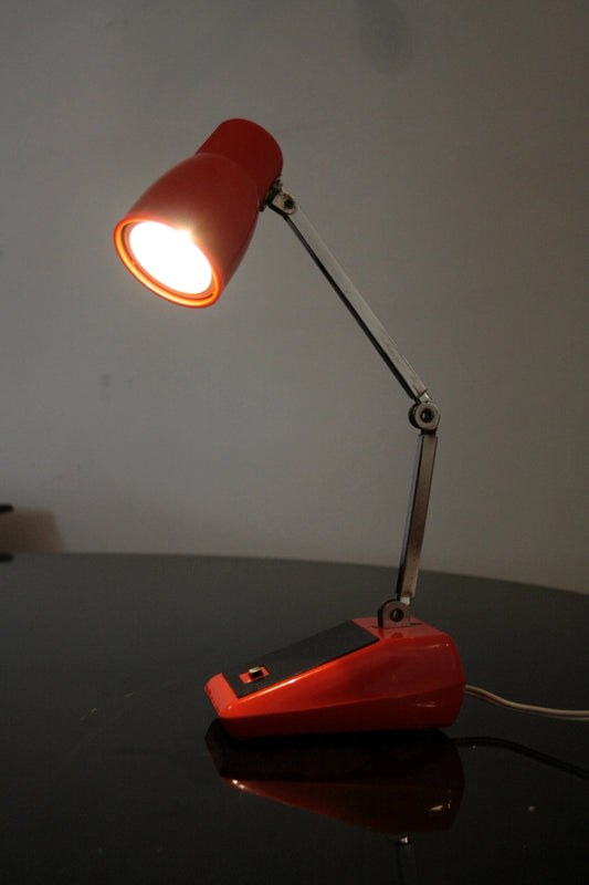 MG table lamp made in Hong Kong, 1970, adjustable red table lamp, authentic, illuminated example.
