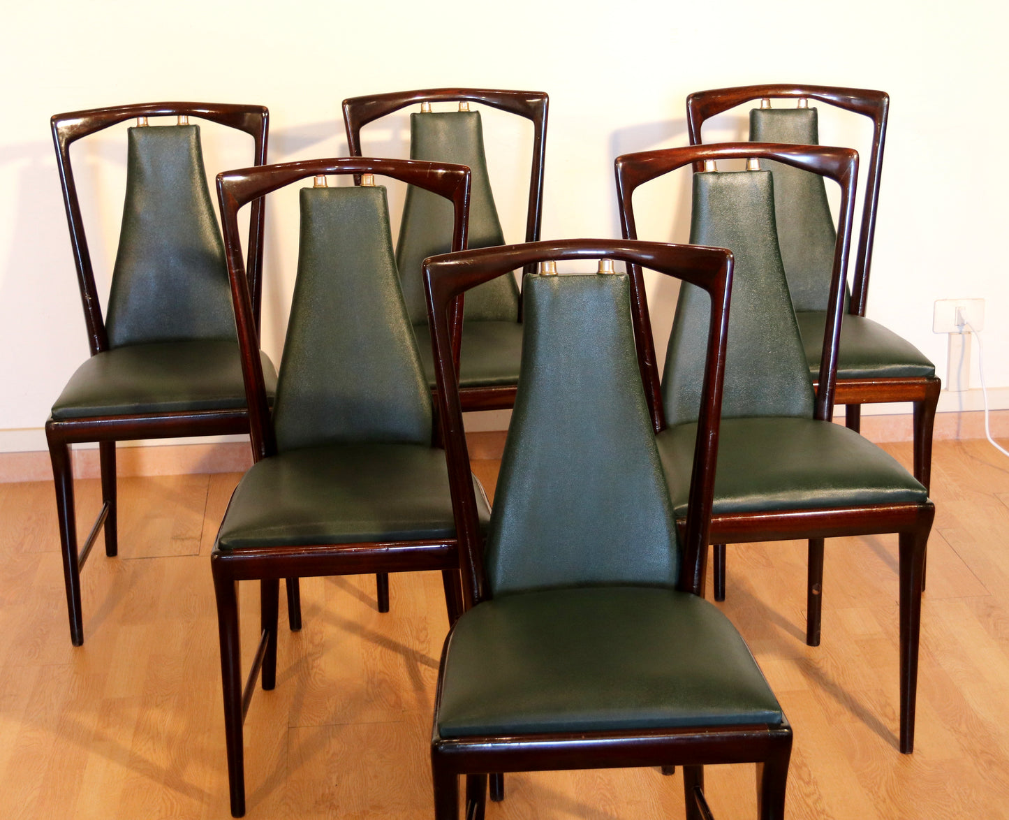Set of 6 Mid-Century Chairs by Osvaldo Borsani, Atelier Borsani Varedo, Mahogany, Rosewood, Leather, and Brass, Italy, 1950s
