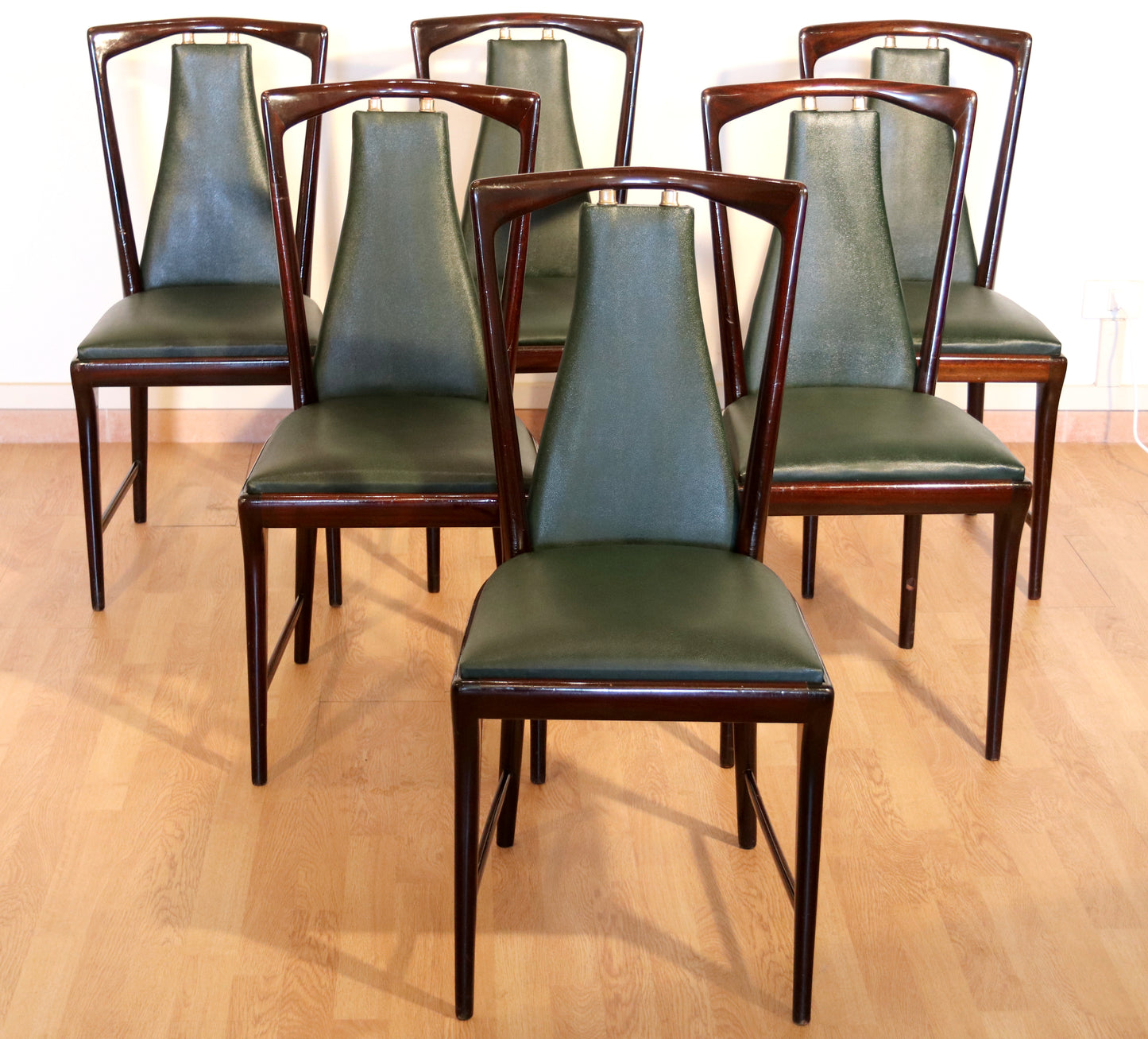 Set of 6 Mid-Century Chairs by Osvaldo Borsani, Atelier Borsani Varedo, Mahogany, Rosewood, Leather, and Brass, Italy, 1950s