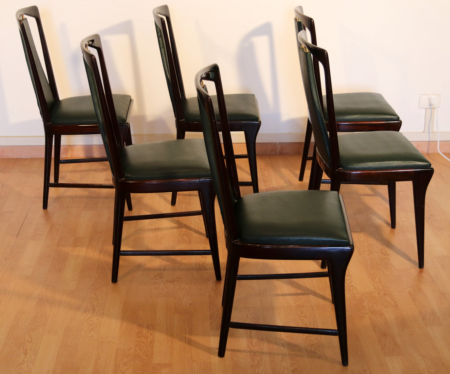 Set of 6 Mid-Century Chairs by Osvaldo Borsani, Atelier Borsani Varedo, Mahogany, Rosewood, Leather, and Brass, Italy, 1950s