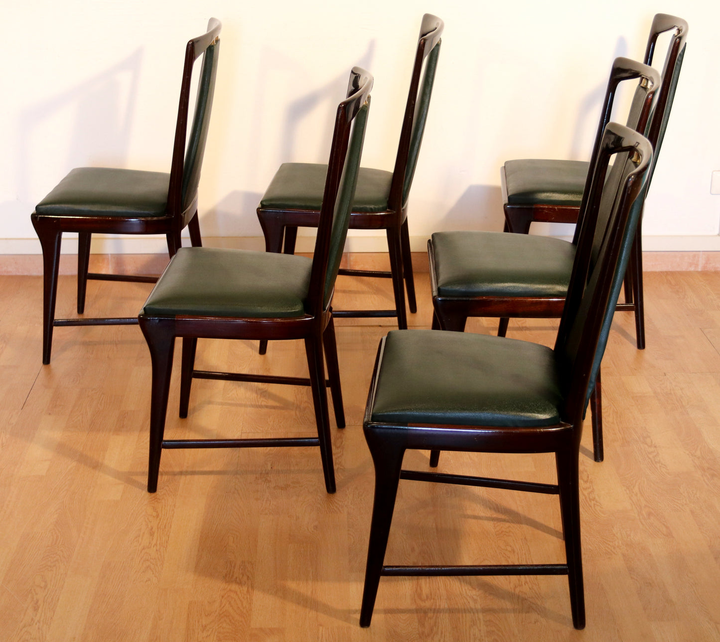 Set of 6 Mid-Century Chairs by Osvaldo Borsani, Atelier Borsani Varedo, Mahogany, Rosewood, Leather, and Brass, Italy, 1950s