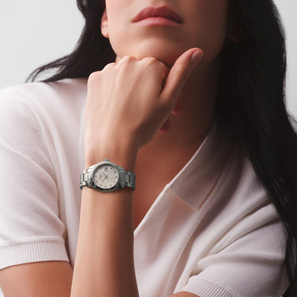 Longines Conquest Classic 29mm Mother-of-Pearl Diamond Quartz Steel L2.286.4.87.6