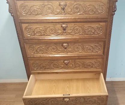 Italian walnut chest of drawers with five drawers decorated with decorative carvings, set of 3 pieces, 19th century