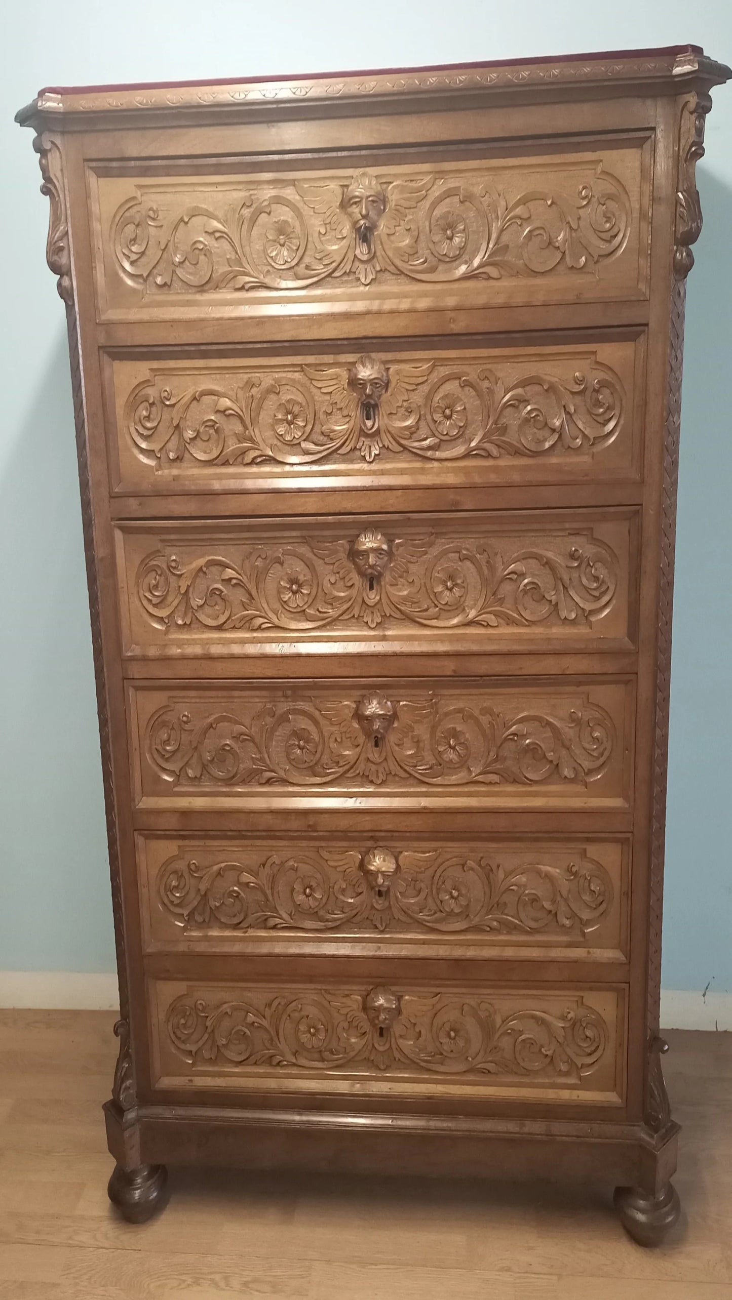 Italian carved walnut chest of drawers in set of 3 bedside tables and chest of drawers in walnut 19th century