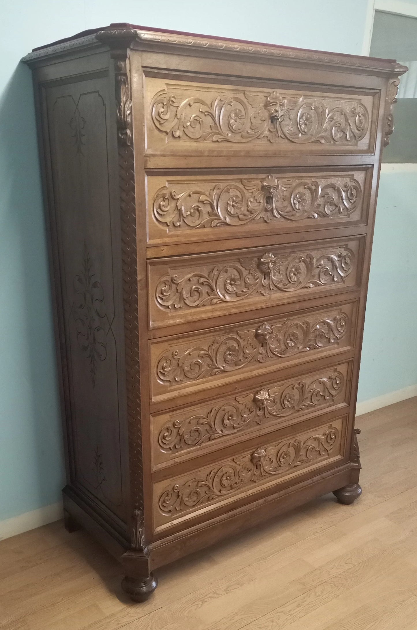 Italian walnut chest of drawers set of 3 bedside tables and chest of drawers in carved walnut with carved top 19th century