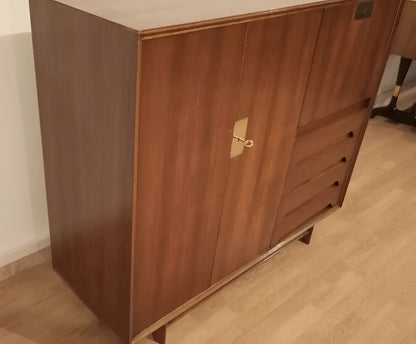 Credenza edmondo palutari vintage in legno con ante scorrevoli e maniglie in ottone design 1950 restaurata