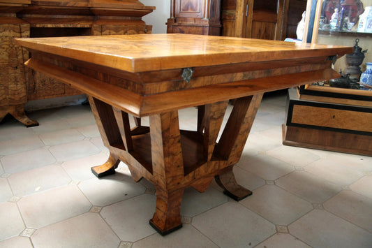 Tavolo art decò quadrato in legno con gambe decorative, roma realizzato per il ministro bottai nel 1933 con iscrizione