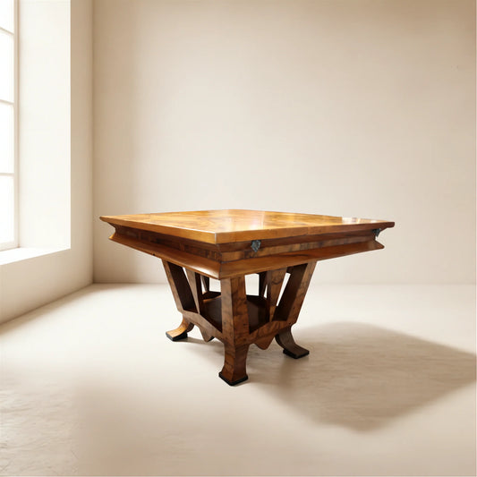 Tavolo art decò quadrato in legno chiaro con gambe scure intagliate realizzato a roma per il ministro bottai nel 1933