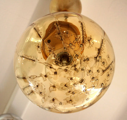 Pendant lamp by La Murrina with spherical pendant in gold glass and brass, signed by Italian design from the 1970s.