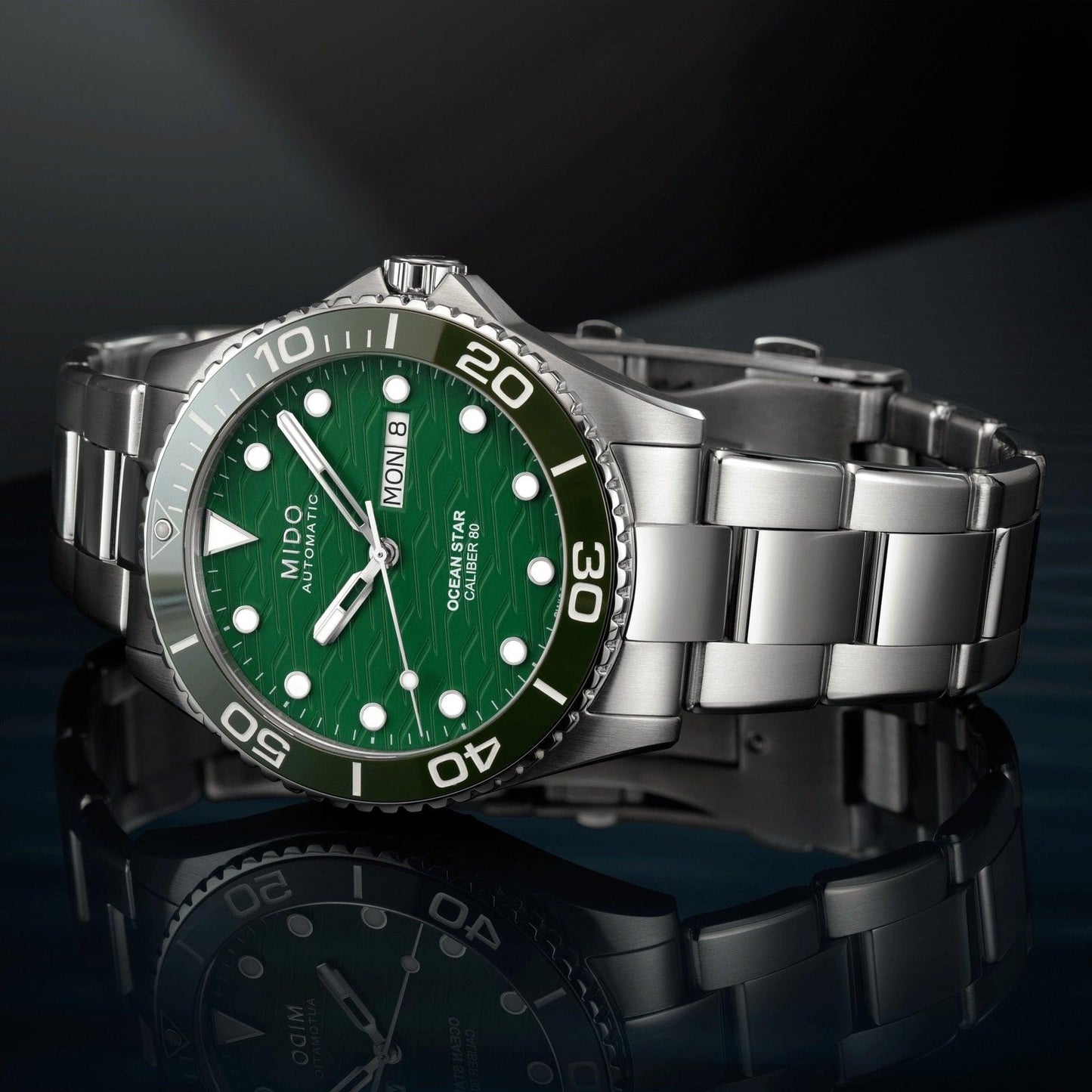 Mido Ocean Star 200C 42.5mm green automatic steel watch M042.430.11.091.00