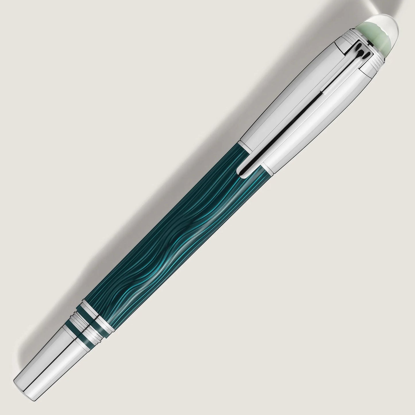 Montblanc fineliner starwalker polargreen metal 132911 con corpo in resina verde ondulata e dettagli argento lucido dell’aurora boreale