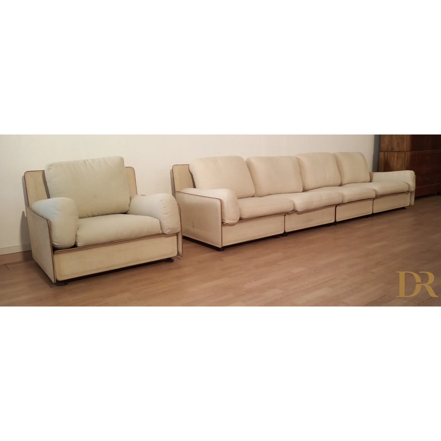 Cream-colored modular divano modello redifiori set with matching armchair by Riccardo Arbizzoni for Zanotta 1978