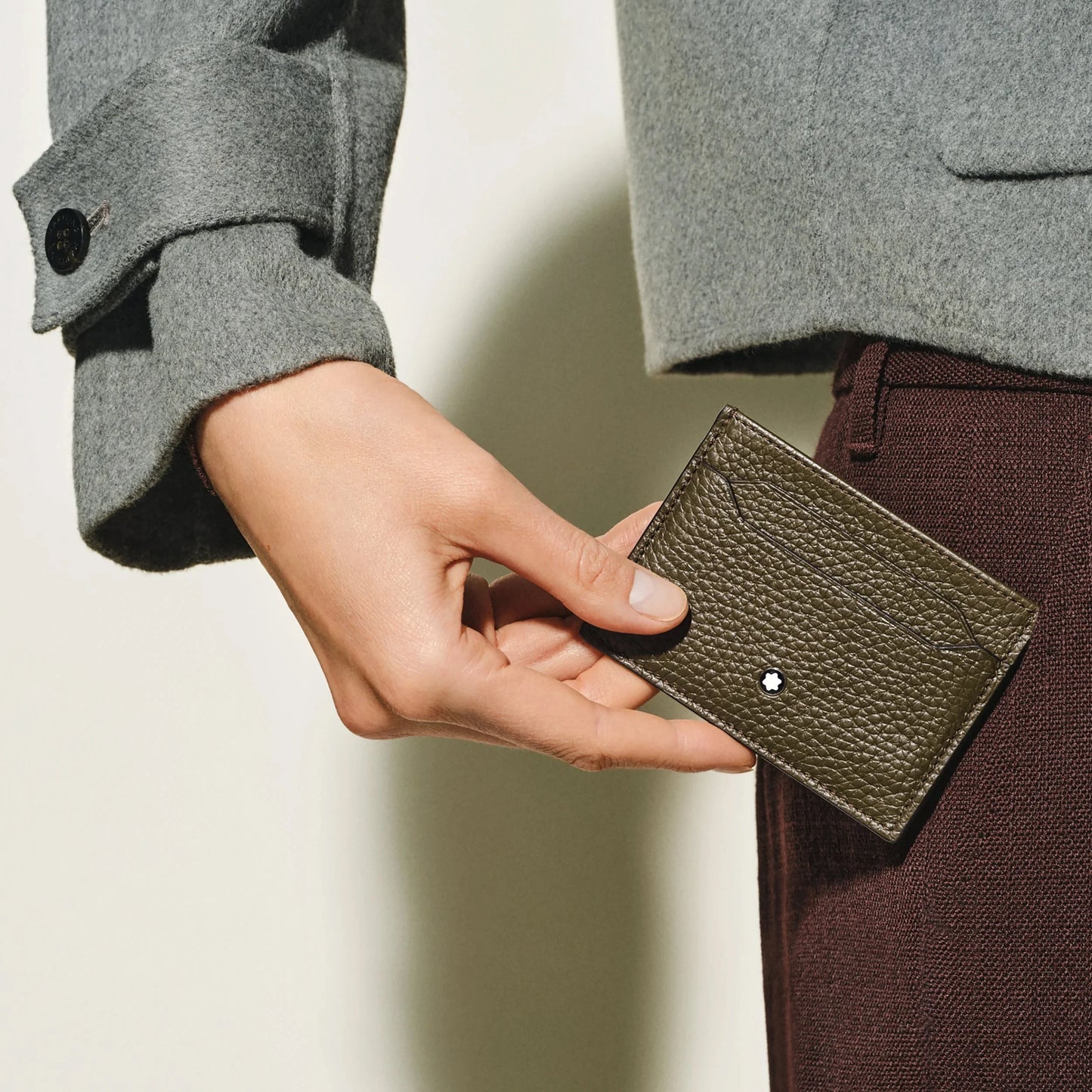 Montblanc premium calfskin card holder in khaki with 5 compartments and silver star detail