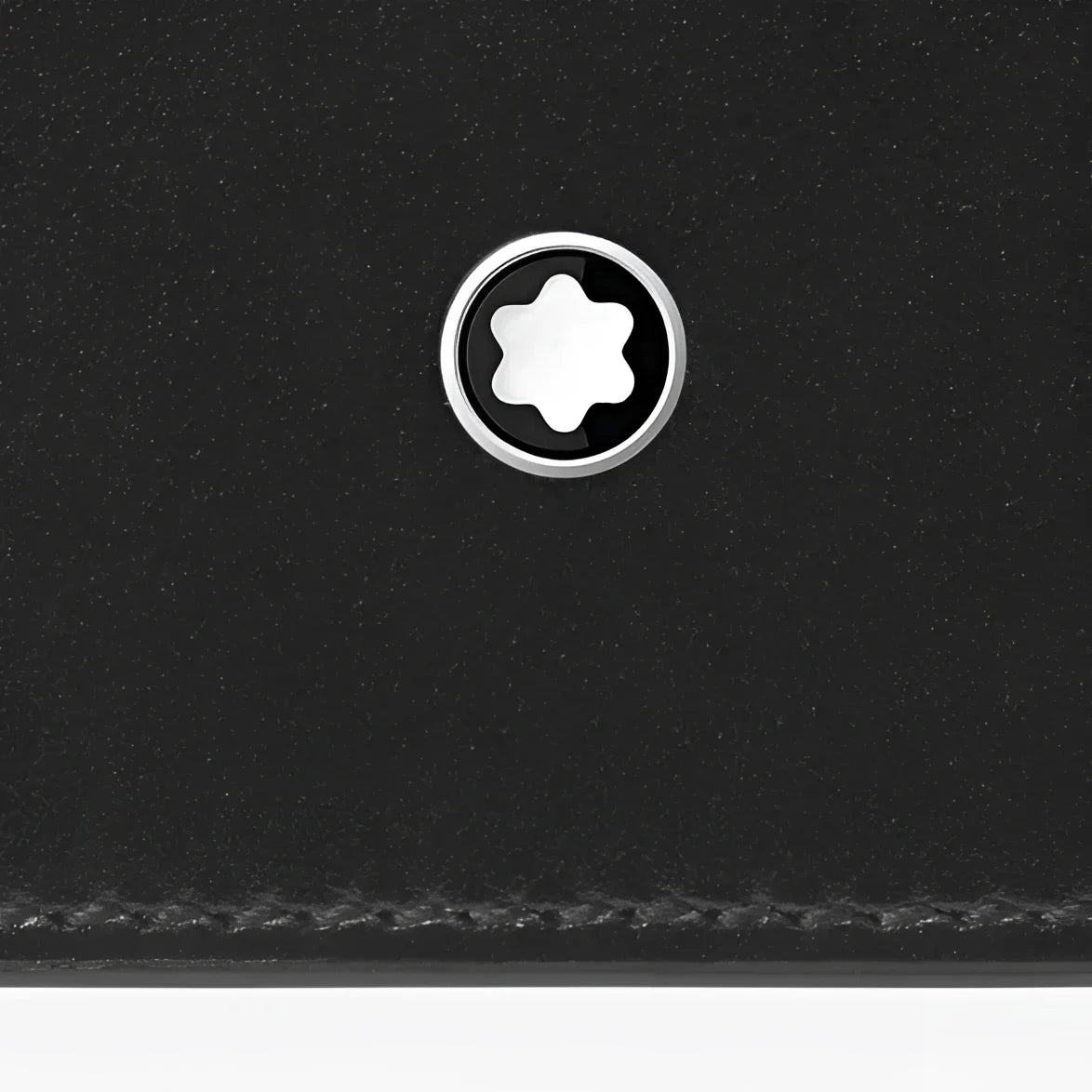 Portafoglio montblanc nero in vitello pieno fiore con emblematico stella argentata e fodera jacquard interna