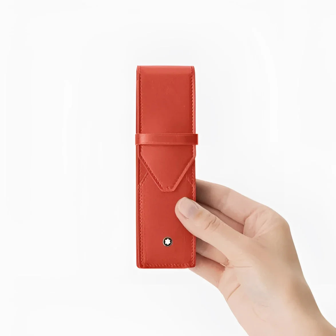 Astucci scrittura montblanc meisterstück in pelle rossa vibrante con design minimale e emblema metallico discreto