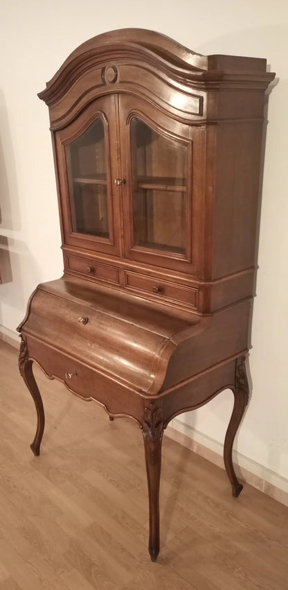 Ornate credenza scrittoio in rovere massello con ante a vetro curve e gambe a cabriolet restaurata ottocento