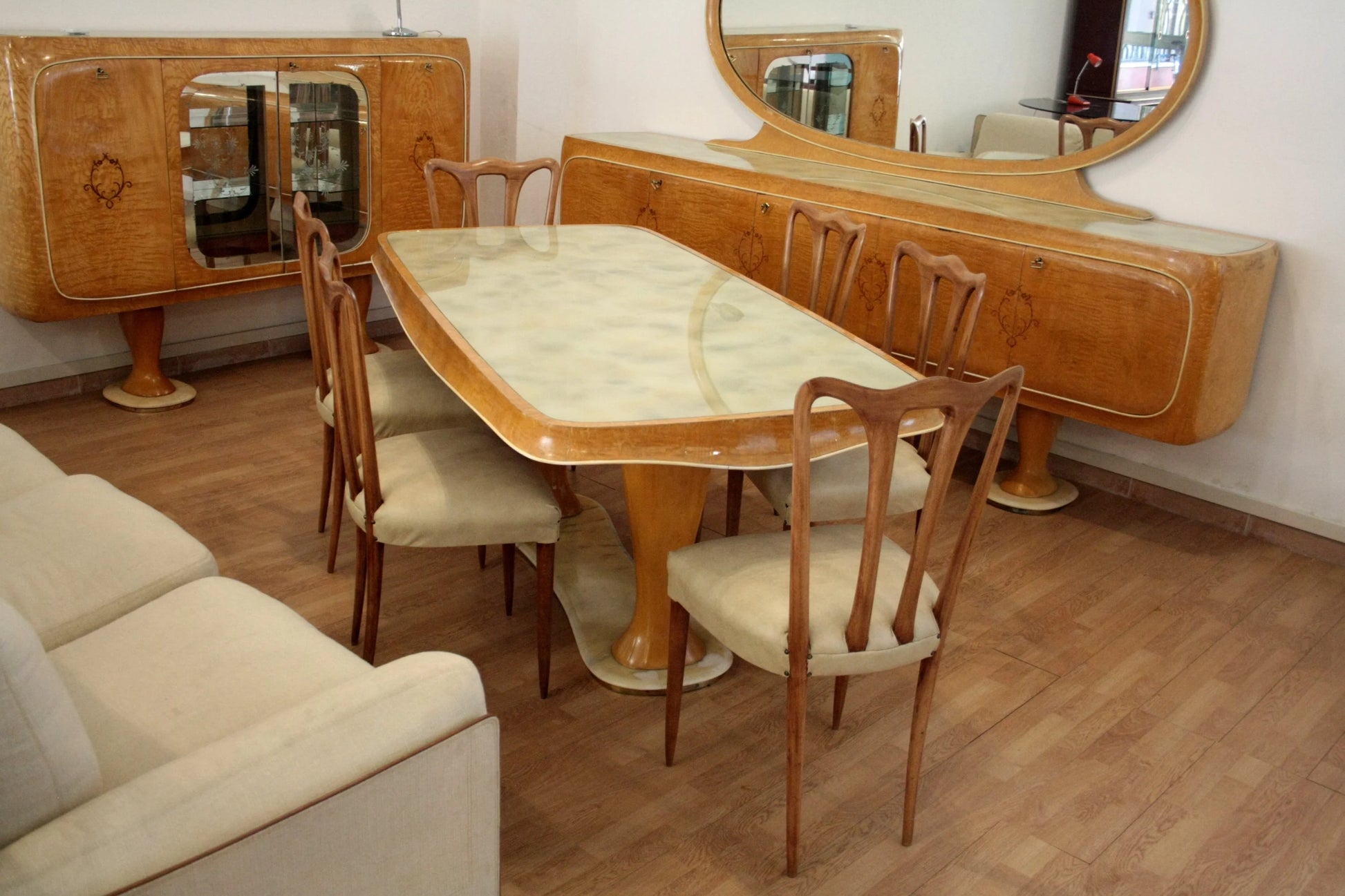 Camera da pranzo mid-century moderna di vittorio dassi anni 50 con set da pranzo art deco in legno e dettagli eleganti