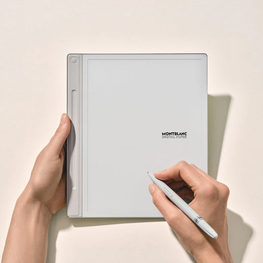 Montblanc digital paper argento 135012 in argento con design minimalista e logo montblanc inciso sulla superficie