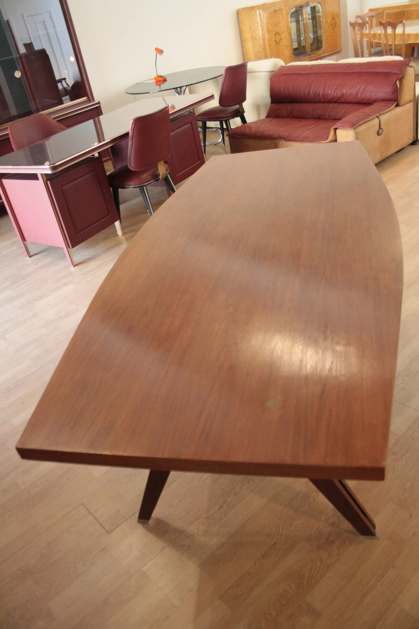 Tavolo tolomeo di ico parisi scrivania direzionale modello in legno mid-century modern color legno chiaro